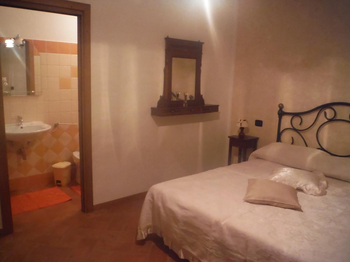 Agriturismo Santa Adriana Volterra Phòng bức ảnh