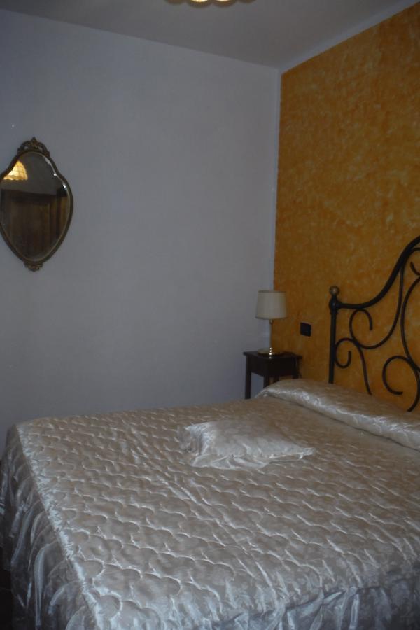 Agriturismo Santa Adriana Volterra Phòng bức ảnh